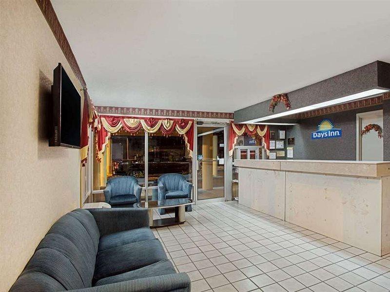 Days Inn By Wyndham Greeneville Экстерьер фото
