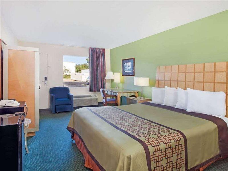 Days Inn By Wyndham Greeneville Экстерьер фото