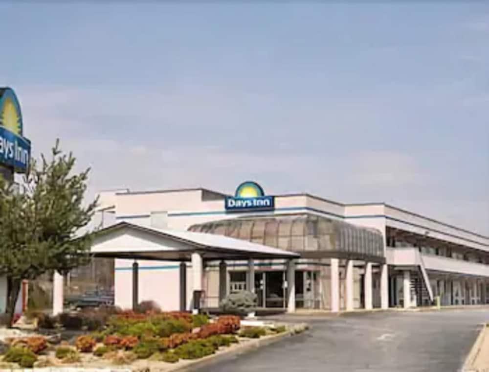 Days Inn By Wyndham Greeneville Экстерьер фото
