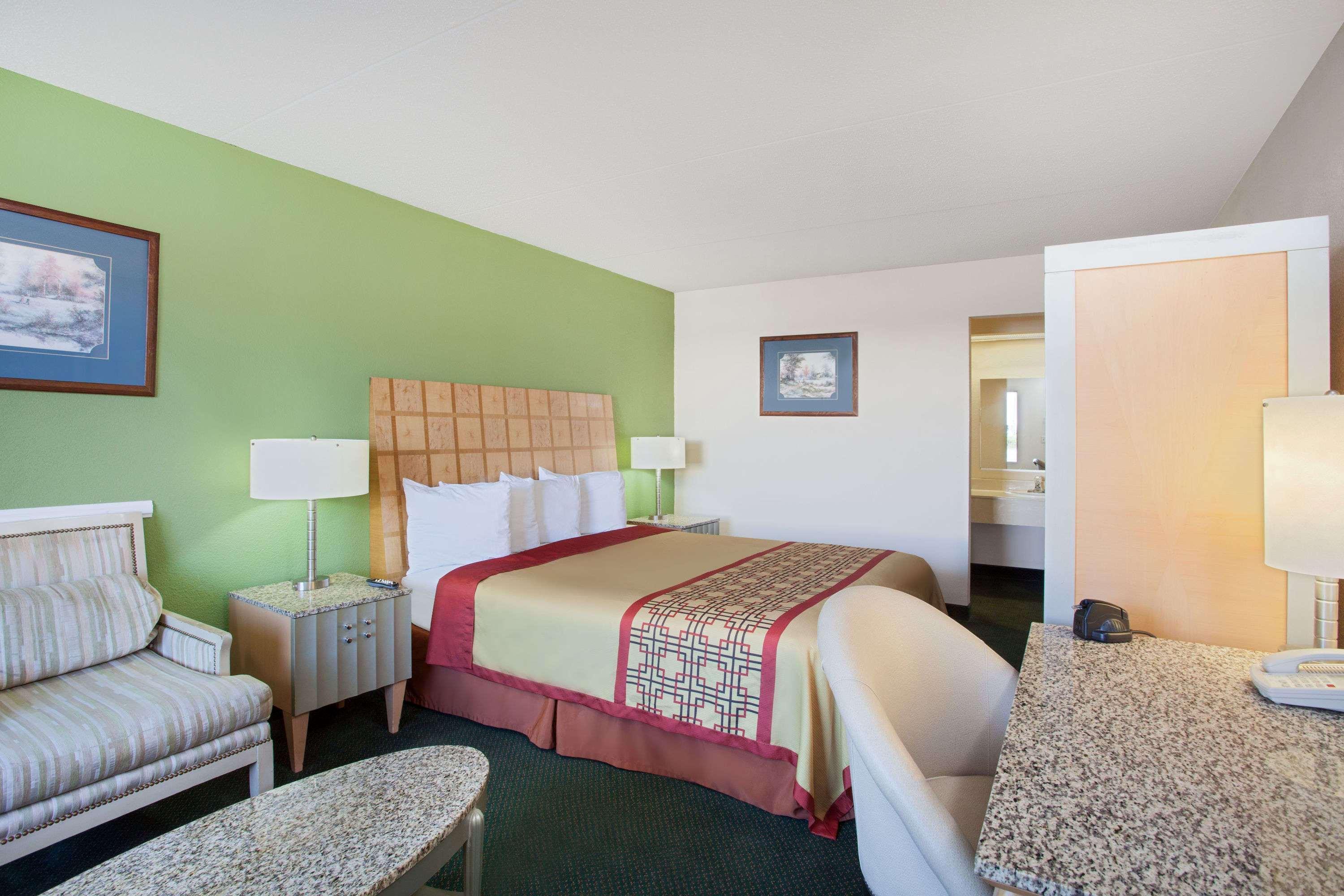 Days Inn By Wyndham Greeneville Экстерьер фото