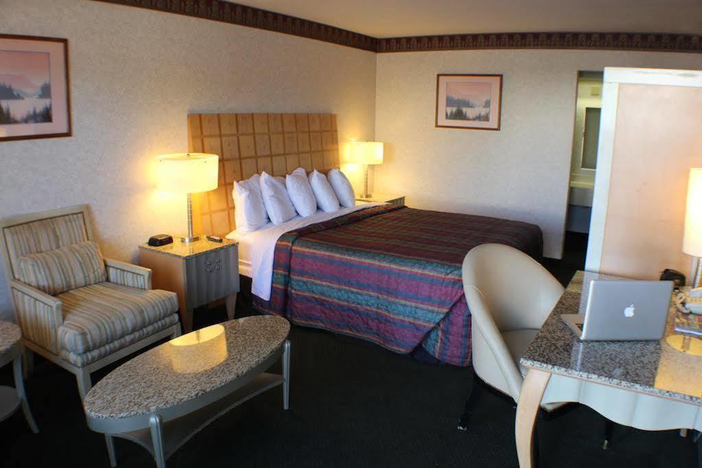 Days Inn By Wyndham Greeneville Экстерьер фото