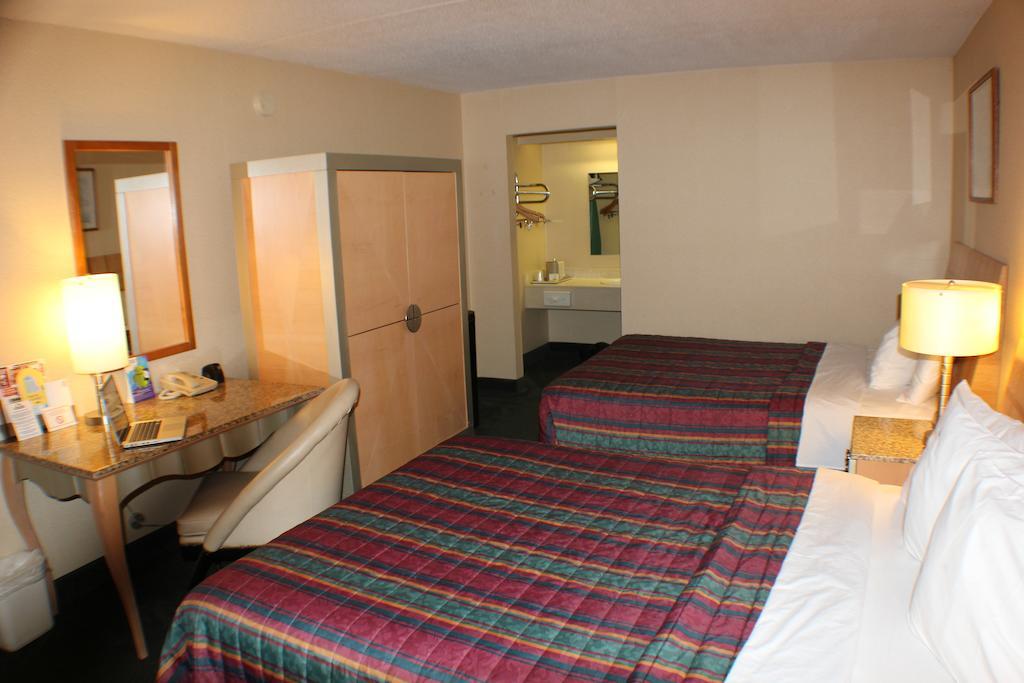 Days Inn By Wyndham Greeneville Номер фото