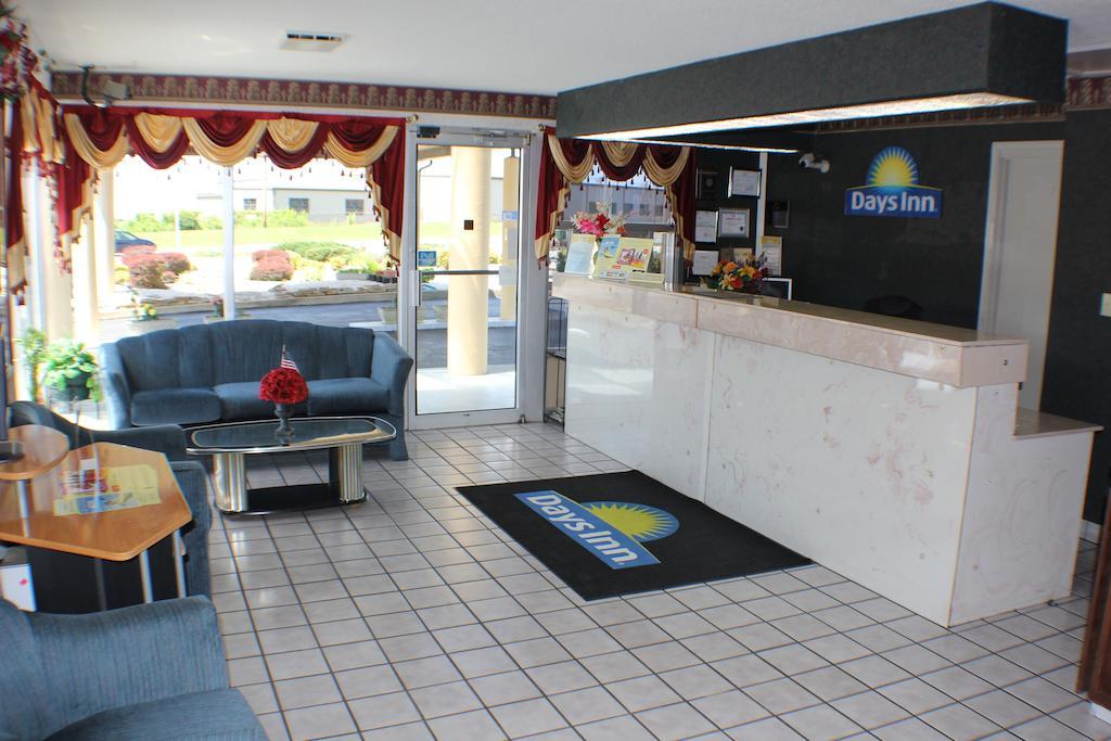 Days Inn By Wyndham Greeneville Экстерьер фото